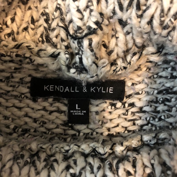 Kendall and Kylie sweater - Picture 3 of 3